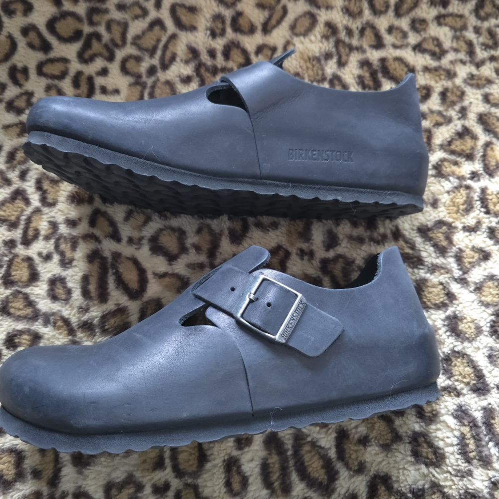 Birkenstock London in Black Leather - Picture 3 of 11